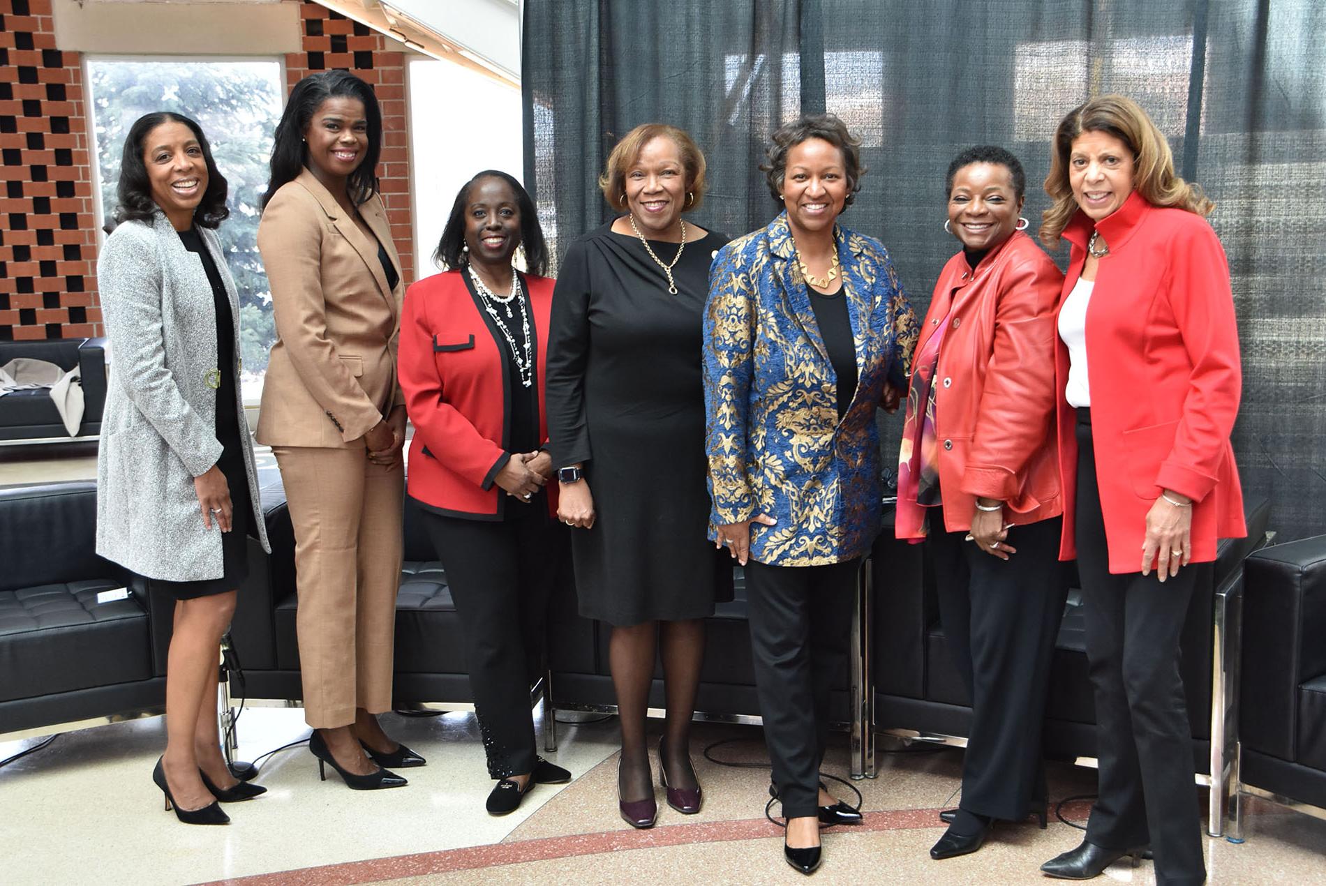 Corporate Counsel Women of Color, Chicago State University and Chicago State 基金会 hosted the My Life as a Lawyer Pre-Law Tour. PHOTO PROVIDED BY CHICAGO STATE UNIVERSITY.